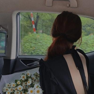 顶流爱豆又出大瓜：直播带货翻车，投资人震怒，前后半年